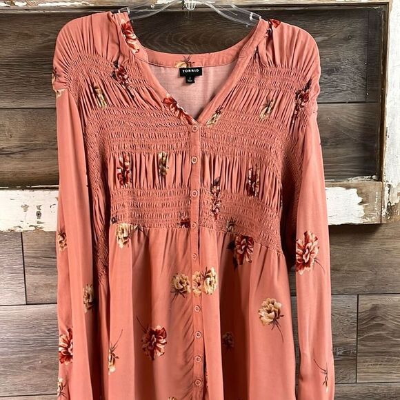 TORRID Women’s Floral Peasant Babydoll Style Blouse Hi Low Boho Size 2 2X Coral - Picture 5 of 13